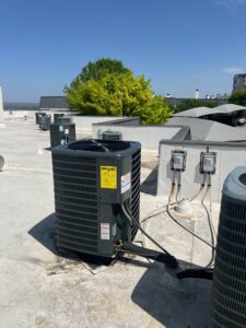 new hvac installation on rooftop on Hudson Bend area